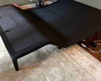 Queen Size Mechanical bed base
Head and feet lifts