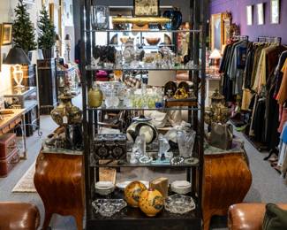 Art Glass & Paperweights