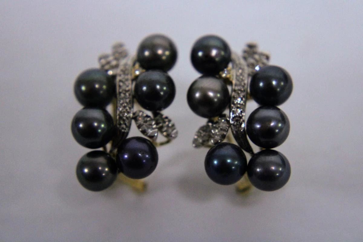 THE HOLIDAY JEWELRY AUCTION in Yorktown, VA starts on 12/4/2023