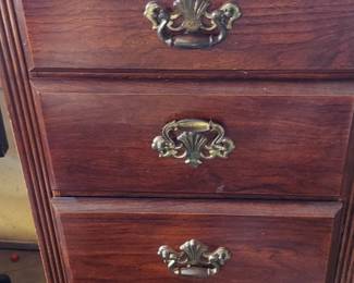 Jewelry dresser 45$
