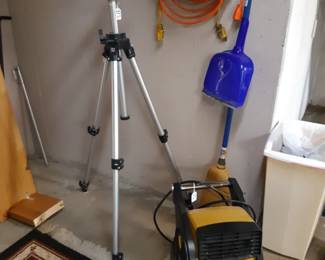 That yellow and black thing totally blows.  Trust me on this one.