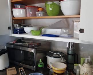 Kitchen items.  Microwave works great.  