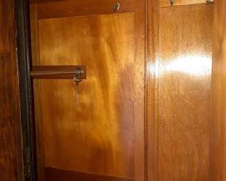 Is that not gorgeous?  I'd be happy to hide from my kids in there.  