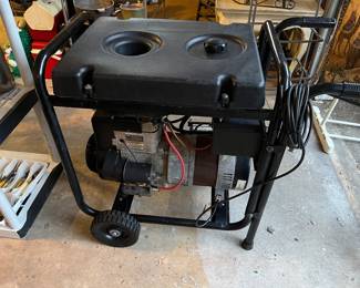 $350 - Industrial plus 11HP generator, powerback 6000 Watt - lawn & garden sure power. Fully serviced. 