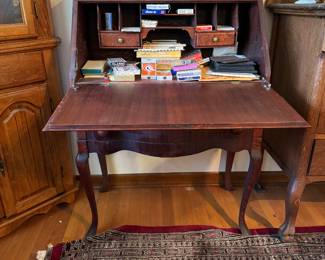 #11 - $240 - Secretary drop front desk 30x16x41T