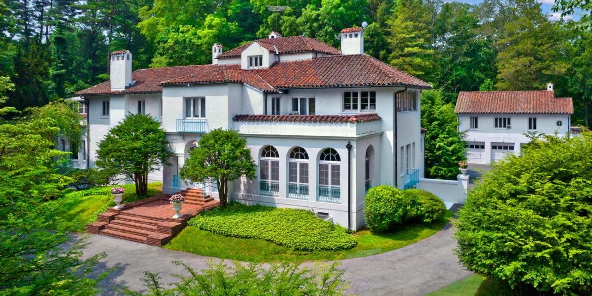 GREENWICH, CT ONLINE AUCTION Home of Broadway... starts on 12/4/2023