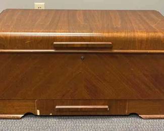  002 Lane Cedar Chest 