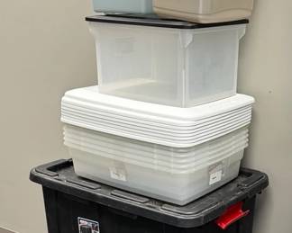 18 Small To Large Rubbermaid And Sterilite Containers 