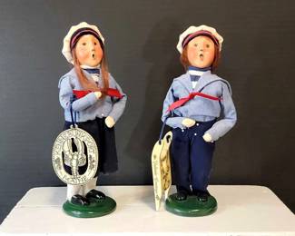 Byers Choice Christmas House Set Of Carolers