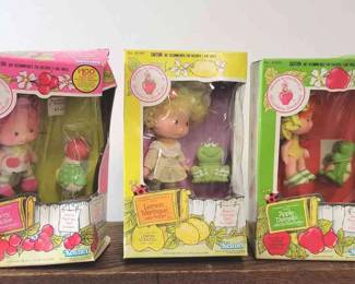 1 Vintage 1982 Kenner Strawberry Shortcake Dolls  In Original Boxes