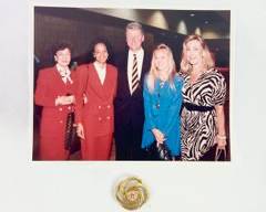 UNITED STATES President Bill Clinton Photograph W/ Photo of volunteer and Monet Presidential Volunteer Service Award Pin Brooch
