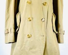 Burberrys Vintage Tan Trench Coat W/ Burberrys Interior Tan Liner

