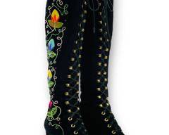 Fantastic vintage embroidered hippie Boho Boots
