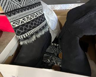 Size 9 MukLuks