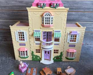2005 Fisher Price Dollhouse