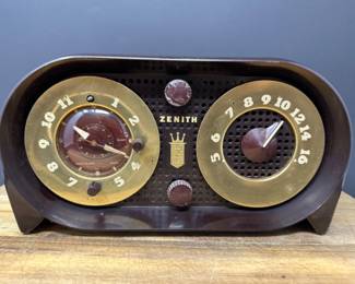 Zenith Bakelite Vintage Radio & Clock