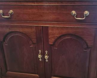 "Sleigh Bells in Savannah Lakes" in McCormick, SC Closing on Mon 12/11 at 8p. Pickup: Wed 12/13 2-6p. Please click here to view more photos, descriptions, and current bids:&nbsp;https://ctbids.com/estate-sale/25406