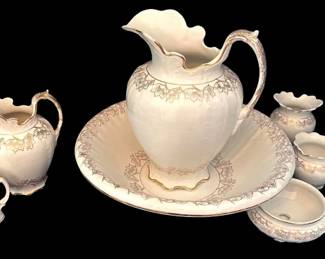 "Sleigh Bells in Savannah Lakes" in McCormick, SC Closing on Mon 12/11 at 8p. Pickup: Wed 12/13 2-6p. Please click here to view more photos, descriptions, and current bids:&nbsp;https://ctbids.com/estate-sale/25406