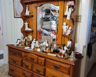 9 Drawer Dresser w/ Mirror