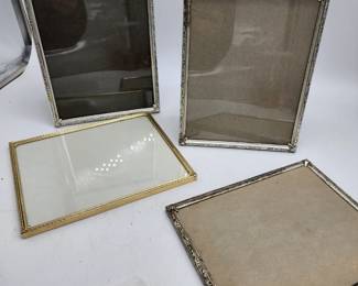 4 VINTAGE FRAMES