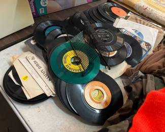 LOT OF 45 RPM RECORDS