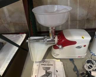 TOMATO STRAINER