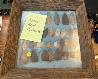 LOT OF ARROW HEADS