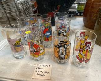 10 1970s AND 80s CHARACTER GLASSES