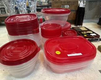 LOT OF 30 KITCHEN STORAGE CONTAINERS