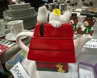 SNOOPY TEA POT