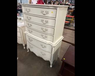 CHEST OF DRAWERS