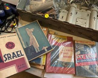 LOT OF VINTAGE BOOKS