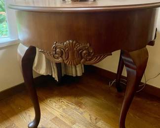 Antique Queen Anne Round Carved Lamp Table