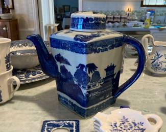 Victoria Ware square teapot