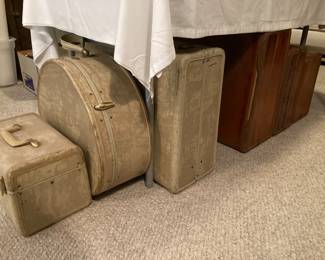 his and hers Samsonite sets