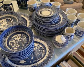 Wessex "Blue Willow" china set