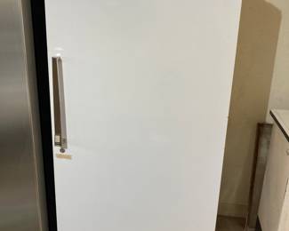 Kenmore upright deep freezer