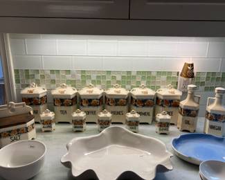 Czech canister and spices set