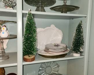 Yes we have more - over 50 Cake Plates