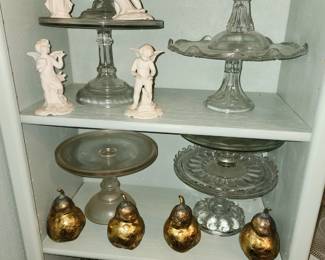 Here ya go - everyone gets a cakeplate for Christmas