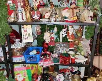 Lots.of Christmas Decor