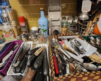 Knives - Kitchen Utensils