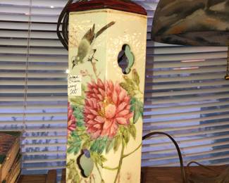 Antique Chinese porcelain lamp