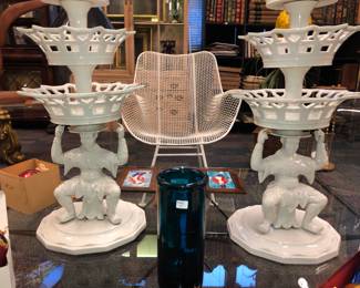 Pair of Mottahedeh porcelain lamps, 1 glued in chip on 1 hat 