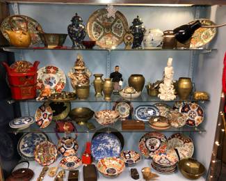 Japanese Imari porcelains & Chinese antiques