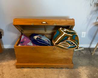 Linen trunk / hope chest