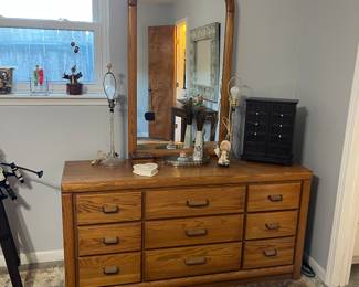 Triple dresser with mirror