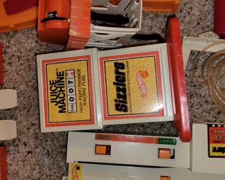 1960s hotwheels track and accessories 