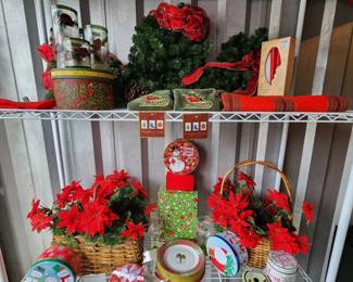 Chtistmas Poinsettias Dishes  Decorations  Table Cloth  More