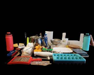 Electric Knife Soup Pot  Insulated Cups New Spice Rack  Lazy Susan  Etc